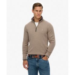 Pullover z półzamkiem Superdry Essentials. Brązowe swetry nierozpinane Superdry, na zimę, m, bez wzorów, z bawełny, bez kołnierzyka, bez ramiączek. Za 327.70 zł.