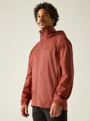 Regatta Kurtka przeciwdeszczowa "Lyle IV" w kolorze czerwonym rozmiar: 4XL. Czerwone kurtki outdoor i hardshell Regatta, m, bez wzorów, z materiału, bez kaptura. Za 132.36 zł.