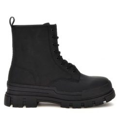 Trapery Guess. Czarne trapery Guess, bez zapięcia. Za 819.99 zł.