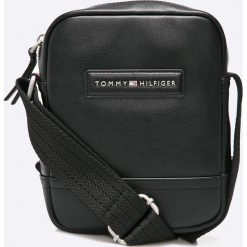 Tommy Hilfiger - Saszetka. Saszetki i nerki marki Tommy Hilfiger, w paski, z materiału. W wyprzedaży za 279.90 zł.