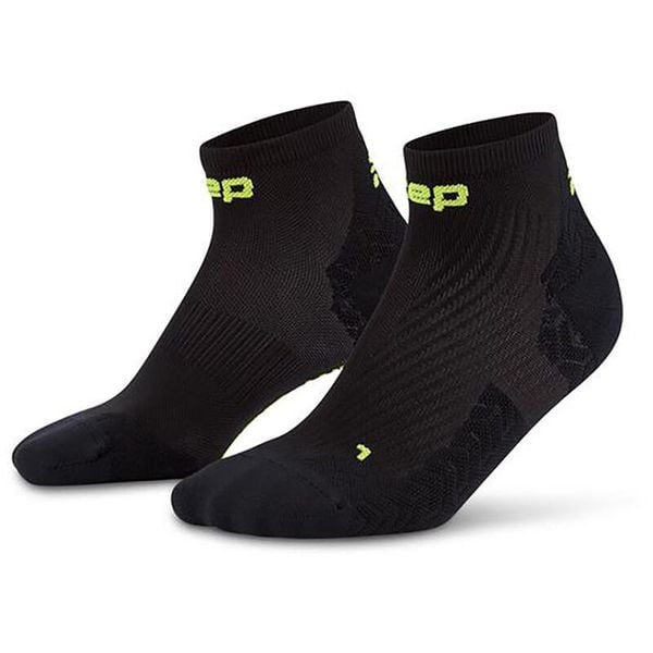 Skarpetki kompresyjne krótkie CEP Compression Core Run Ultralight. Czarne skarpety CEP, bez wzorów, z materiału. Za 79.00 zł.
