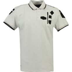 Koszulka polo "Kagger" w kolorze jasnoszarym. Koszulki polo marki Canadian Peak, z bawełny, polo, z krótkim rękawem. W wyprzedaży za 130.95 zł.