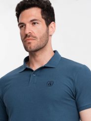 Jednokolorowa koszulka polo męska BASIC z dzianiny pique - ciemnoniebieska V13 OM-POBS-0100 - XL. Niebieskie koszulki polo sportowe Ombre Clothing, l, z aplikacjami, z bawełny, bez kołnierzyka, bez ramiączek. Za 77.99 zł.