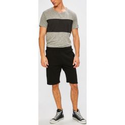 Fila - Szorty. Krótkie spodenki sportowe marki Fila. W wyprzedaży za 119.90 zł.