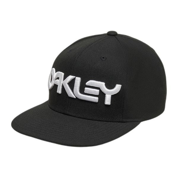 Czapka typu snapback Oakley Mark III. Czarne czapki z daszkiem Oakley, bez wzorów. Za 191.50 zł.