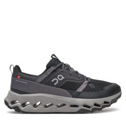 Trekkingi On. Czarne buty trekkingowe On, bez wzorów, bez zapięcia. Za 699.99 zł.