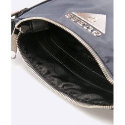 Guess Jeans - Saszetka. Saszetki i nerki marki Guess Jeans. W wyprzedaży za 199.90 zł.