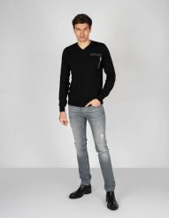 Les Hommes Sweter "V-neck" | LKK103-606U | Fit Jumper In Fine Gage Pocket With Zip | Mężczyzna | Czarny. Czarne swetry nierozpinane Les Hommes, m, bez wzorów, z bawełny, bez kołnierzyka, bez ramiączek. W wyprzedaży za 549.00 zł.