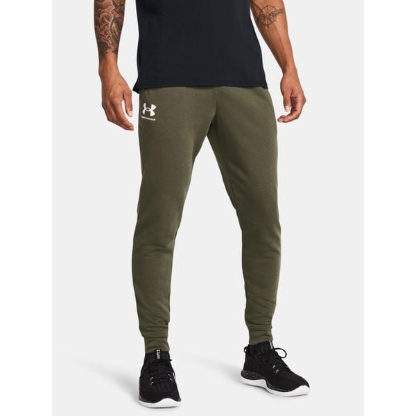 Spodnie męskie Under Armour Rival Terry Jogger. Zielone joggery i bojówki Under Armour, m, bez wzorów, sportowe. Za 157.00 zł.