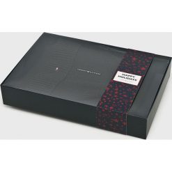 Tommy Hilfiger - Czapka i szalik. Czapki zimowe marki Tommy Hilfiger. Za 399.90 zł.