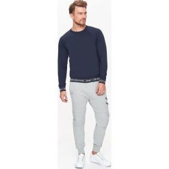 BLUZA MĘSKA GŁADKA NIEROZPINANA. Bluzy marki TOP SECRET. W wyprzedaży za 39.99 zł.
