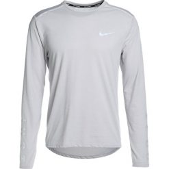 Nike Performance BREATHE TAILWIND Koszulka sportowa atmosphere grey/atmosphere grey/reflective silver. T-shirty sportowe Nike Performance. Za 179.00 zł.