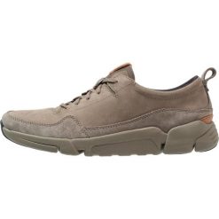 Clarks TRIACTIVE RUN Tenisówki i Trampki sage. Buty do biegania marki Clarks. W wyprzedaży za 413.10 zł.