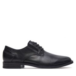 Półbuty Caprice. Czarne eleganckie półbuty Caprice, bez wzorów, bez obcasa, bez zapięcia. Za 439.99 zł.