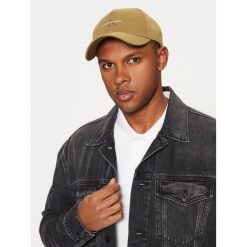 Czapka z daszkiem Calvin Klein. Brązowe czapki z daszkiem CALVIN KLEIN, bez wzorów. Za 79.99 zł.