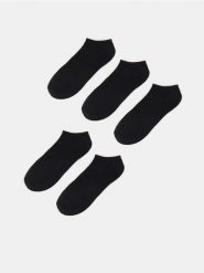 Skarpetki BASIC 5 pack - czarny. Czarne skarpety Sinsay, bez wzorów. Za 9.99 zł.