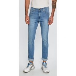 Wrangler - Jeansy Greensboro. Jeansy marki Wrangler. Za 319.90 zł.