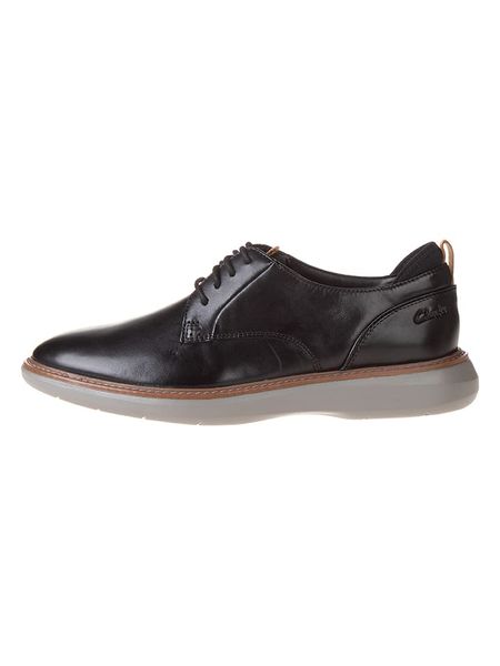 Clarks Skórzane trzewiki "Brantin Plain" w kolorze czarnym rozmiar: 42. Czarne botki sznurowane Clarks, bez wzorów, bez obcasa, bez zapięcia. Za 234.95 zł.