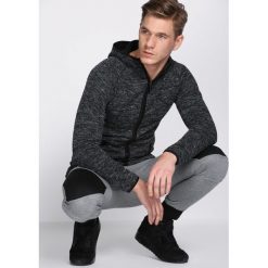 Czarna Bluza Embrasure. Bluzy marki Born2be. Za 59.99 zł.