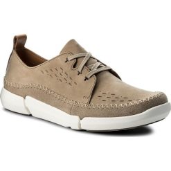 Półbuty CLARKS - Trifri Lace 261338787 Sand Nubuck. Eleganckie półbuty marki Clarks. W wyprzedaży za 259.00 zł.