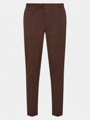 Lindbergh Chinosy 30-01011 Bordowy Slim Fit. Czerwone eleganckie spodnie Lindbergh, m, z syntetyku. Za 279.99 zł.
