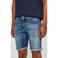 Tommy Jeans - Szorty. Szorty marki Tommy Jeans. Za 299.90 zł.