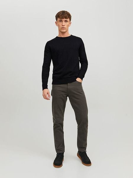 Jack & Jones Sweter w kolorze czarnym rozmiar: M. Czarne swetry nierozpinane Jack & Jones, m, bez wzorów, z bawełny, bez kołnierzyka, bez ramiączek. Za 96.14 zł.