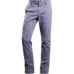 BOSS CASUAL Chinosy dark grey. Eleganckie spodnie BOSS CASUAL. W wyprzedaży za 356.15 zł.