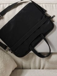 Torba na laptopa - czarny. Czarne torby na laptopa Sinsay. Za 29.99 zł.