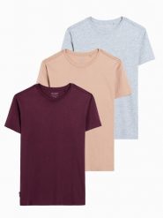 Zestaw koszulek bawełnianych BASIC 3-pak - mix V20 - Rozmiar: M. Czerwone t-shirty Ombre Clothing, m, bez wzorów, z bawełny, bez kołnierzyka, bez ramiączek. W wyprzedaży za 82.49 zł.