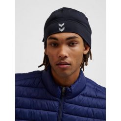 Czapka Hummel Performance. Czarne czapki zimowe Hummel, bez wzorów, z materiału. Za 47.99 zł.