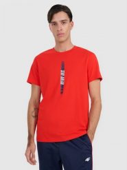4F T-shirt regular z nadrukiem męski - czerwony L. Czerwone t-shirty 4F, l, bez wzorów, z bawełny, bez kołnierzyka, bez ramiączek. W wyprzedaży za 49.99 zł.