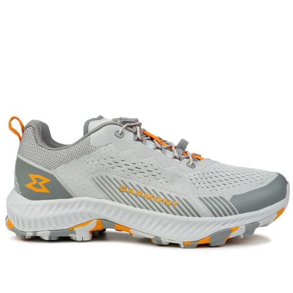 Buty unisex trekkingowe Garmont 9.81 PULSE. Brązowe trekkingi Garmont, bez wzorów, bez zapięcia. W wyprzedaży za 399.00 zł.