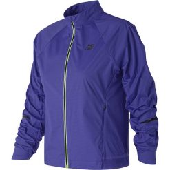 Kurtka sportowa w kolorze niebieskim. Niebieskie kurtki treningowe New Balance, m, bez wzorów, bez kaptura. W wyprzedaży za 479.95 zł.