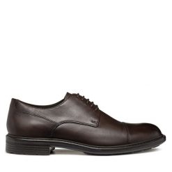 Półbuty Geox. Brązowe eleganckie półbuty Geox, bez wzorów, bez obcasa, bez zapięcia. Za 549.99 zł.