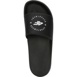 Klapki męskie KLM206 - głęboka czerń. Klapki marki 4F. Za 59.99 zł.