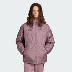 Kurtka Real Madrid Seasonal Down. Fioletowe kurtki Adidas, xs, bez wzorów, z materiału, bez kaptura. Za 999.00 zł.
