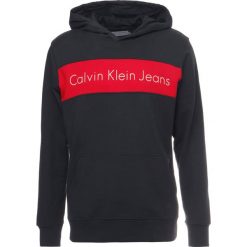 Calvin Klein Jeans HAYO REGULAR HOOODIE POPOVER Bluza z kapturem black. Bluzy marki Calvin Klein Jeans. W wyprzedaży za 411.75 zł.