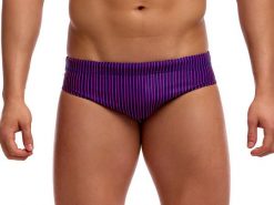 Kąpielówki męskie Funky Trunks Peach Tea - slipy. Pomarańczowe slipy i bokserki Funky Trunks, l, bez wzorów, z materiału. Za 139.00 zł.
