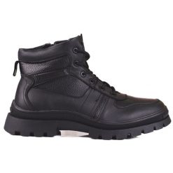 SHELOVET Zimowe buty męskie ocieplane futerkiem czarne. Czarne botki sznurowane na zimę, bez wzorów, bez obcasa, bez zapięcia. Za 314.19 zł.