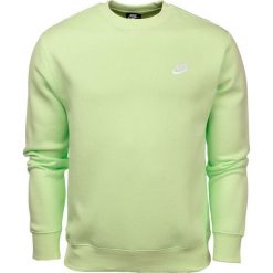 Bluza sportowa męska Nike Sportswear Club. Zielone bluzy bez kaptura Nike, m, bez wzorów, z bawełny, bez kaptura. Za 233.31 zł.