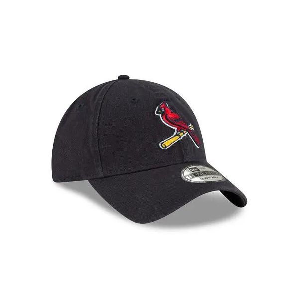 Czapka z daszkiem New Era St Louis Cardinals 9TWENTY MLB Core Classic. Szare czapki z daszkiem New Era, bez wzorów, z bawełny. Za 167.50 zł.