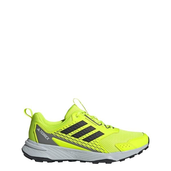 Buty Tracefinder Trail Running. Brązowe buty do biegania Adidas, bez wzorów, z materiału, bez zapięcia, do biegania. Za 329.00 zł.