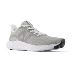 Buty do biegania męskie New Balance 411v3 Szary. Szare buty do biegania New Balance, bez wzorów, z syntetyku, bez zapięcia, do biegania. Za 229.99 zł.