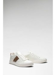 Guess Sneakersy 182996 Beżowy. Brązowe buty sportowe casual Guess, z aplikacjami, bez zapięcia. Za 364.99 zł.