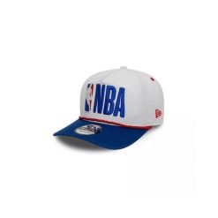 Czapka typu snapback New Era NBA. Białe czapki z daszkiem New Era, bez wzorów. Za 202.95 zł.