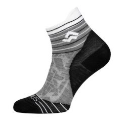 Skarpety Merino Alpinus Kuldiga Low. Niebieskie skarpety Alpinus, bez wzorów, z wełny. Za 59.99 zł.