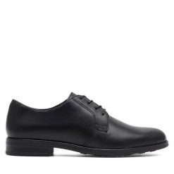 Półbuty Lasocki. Czarne eleganckie półbuty Lasocki, bez wzorów, bez obcasa, bez zapięcia. Za 249.99 zł.
