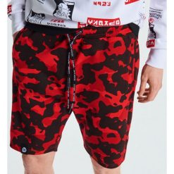 Dresowe szorty moro - Czerwony. Krótkie spodenki sportowe marki Cropp. Za 79.99 zł.