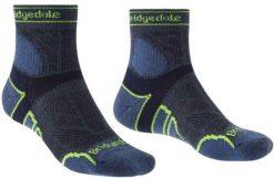 BRIDGEDALE Skarpety TRAIL RUN LIGHTWEIGHT T2 MERINO SPORT ¾ CREW Blue-M. Niebieskie skarpetki sportowe Bridgedale, bez wzorów, z elastanu. Za 61.84 zł.